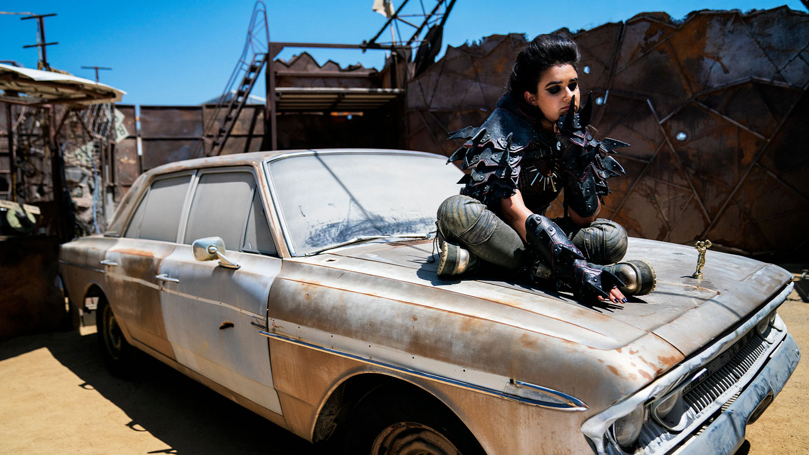 Jim Carrey in the Park | TBS.com, image size:1600x900